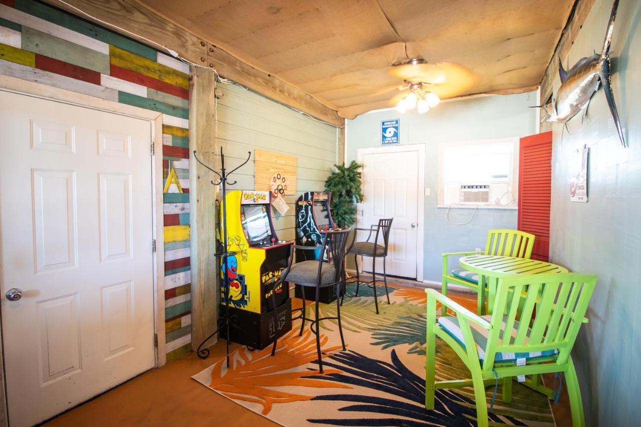 One-Of-A-Kind Beach Home With Lounge Bar Game Room Galveston Exterior foto